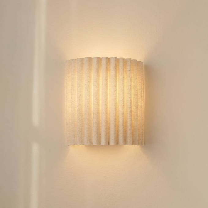 Lindby wandlamp Libbie, hoogte 20 cm, linnen, crème, E27