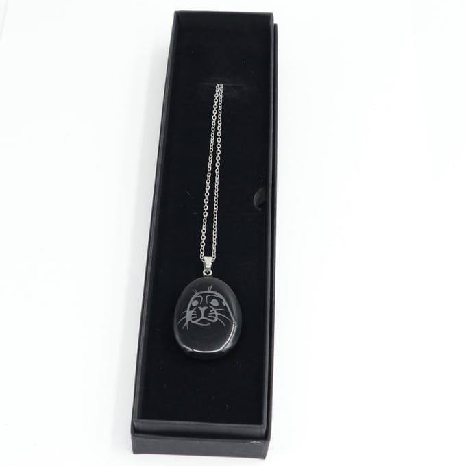 Talisman ketting Zeehondenkop zwart