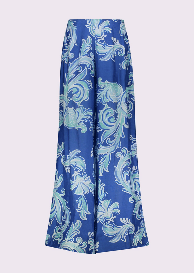 broek met blauwe print vrouw