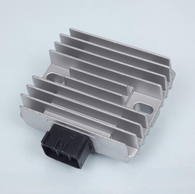 Régulateur de tension Tecnium pour quad Suzuki 450 LTA X 2007 à 2009 Neuf