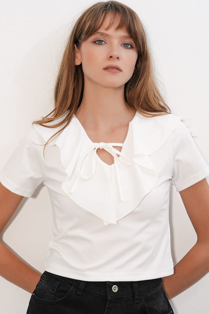 Fleurige Knoop-Voorkant Crop Top