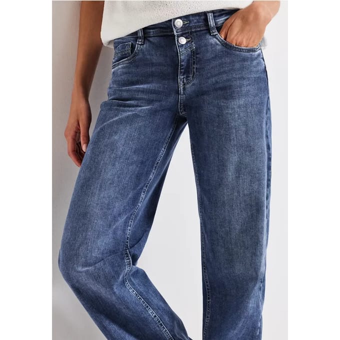 Straight Legs jeans