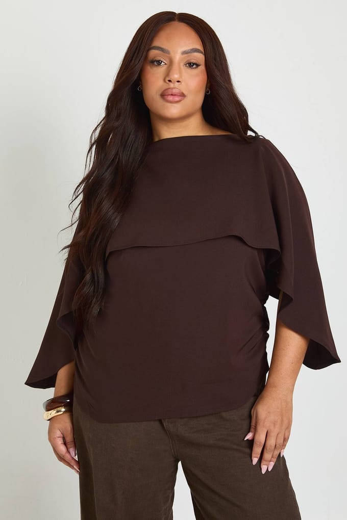 boohoo Dames Plus Cape Overlay Top | Bruin | Maat: 44