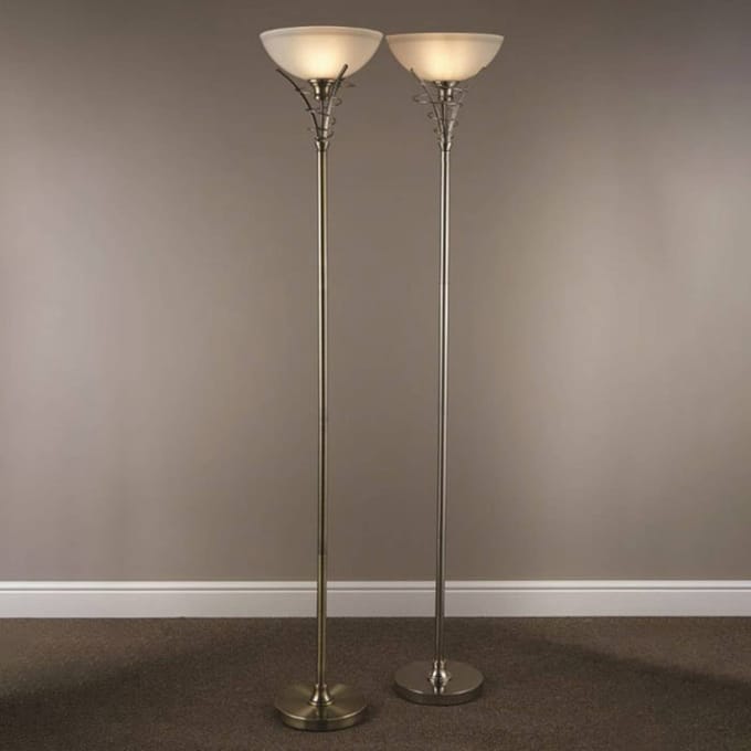 Searchlight Tijdloze vloerlamp LINEAS, antiek messing