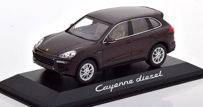 Porsche Cayenne Dealer Model (Bruin) 1:43 Minichamps