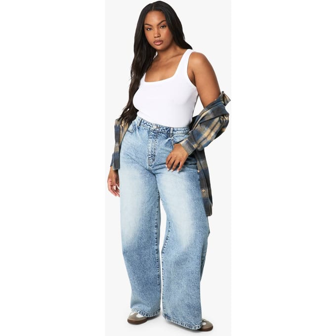 Dames Boohoo Basics Plus Basics Met hoge taille brede pijp jeans | Licht Gebleekt | Maat: 48
