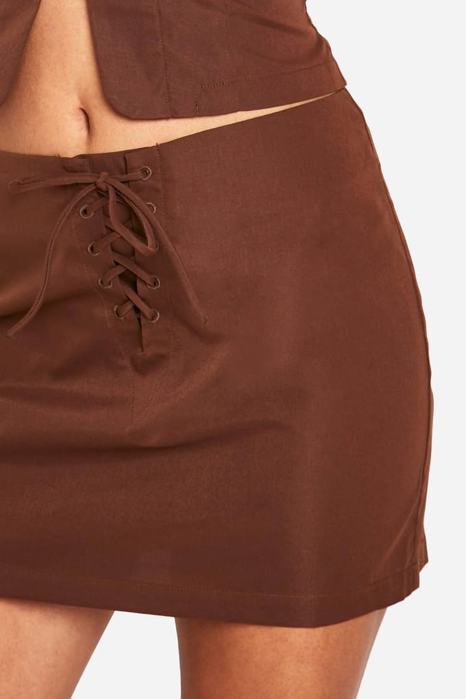 boohoo Dames Lace Up Front Micro Mini Rok | Chocoladebruin | Maat: 34