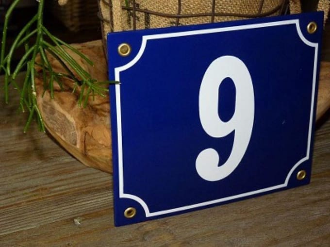 Emaille huisnummer 18x15 blauw/wit nr. 9