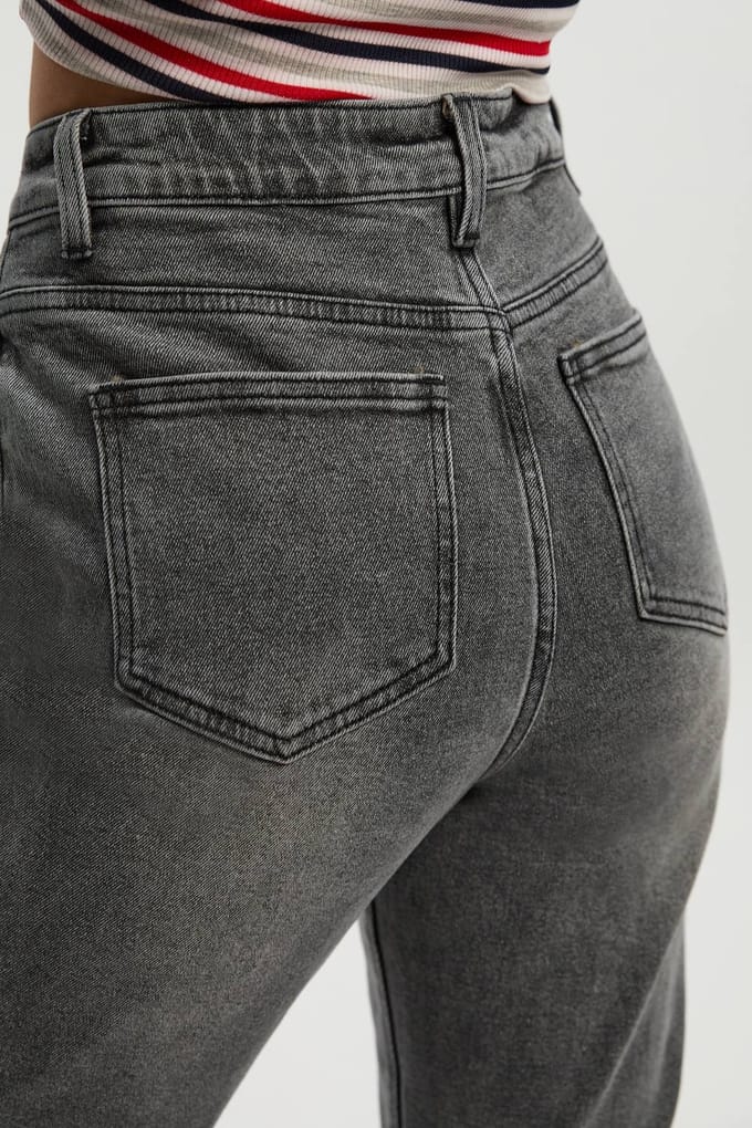 boohoo Dames De Hoge Taille Flared Jeans | Grey | Maat: 12/32L