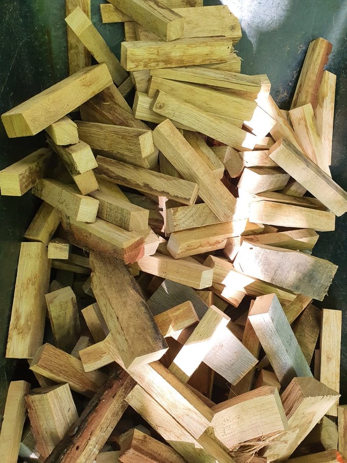 Pizzaoven hout ovengedroogd dik eiken 15 kg ( kort)