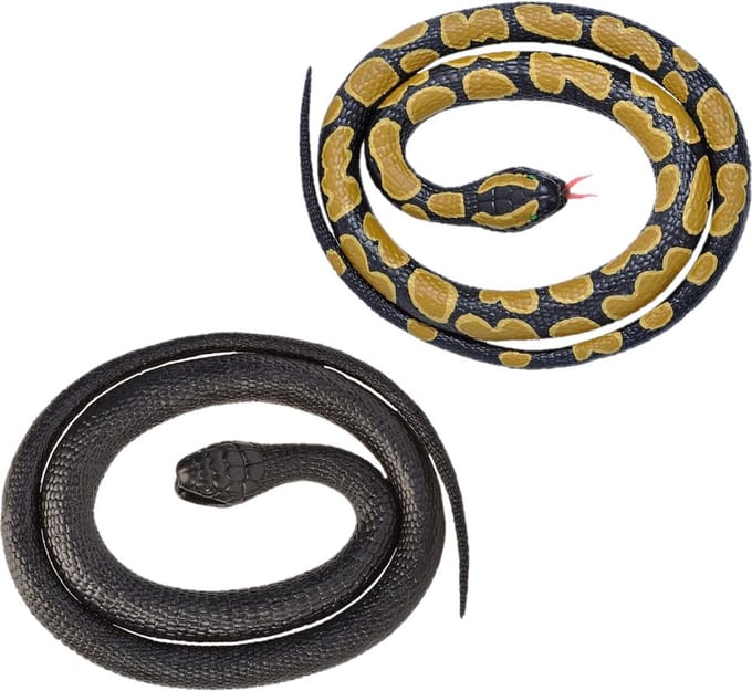 Setje van 2x rubberen nep - namaak slangen - van 117 cm - zwarte mamba - en konings python