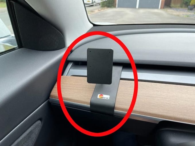 Brodit ProClip houder geschikt voor Tesla Model 3 2018-2024 / Model Y 2020 - Left mount