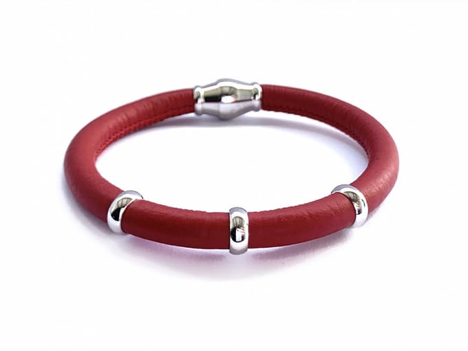 NIEUW! Jolla - dames armband zilver - leer - magneetsluiting - bedels - Single Silver - Rood