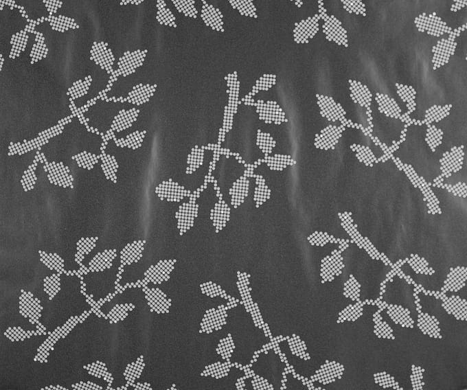 Dutch Wallcoverings Vliesbehang tak/puntje - zwart/wit