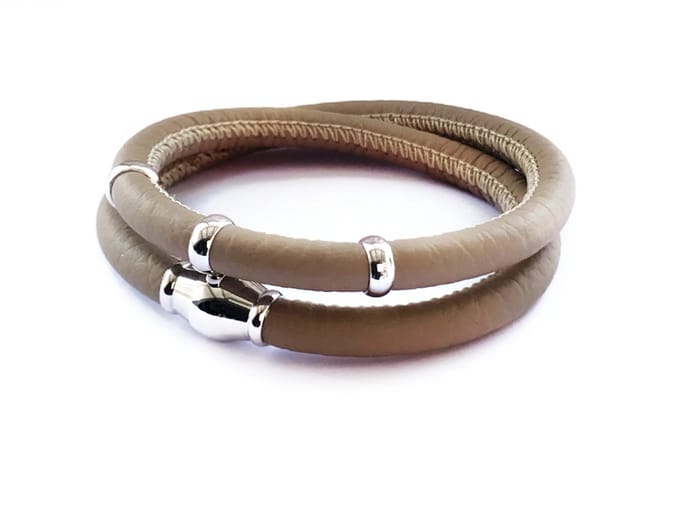 NIEUW! Jolla - dames wikkelarmband - zilver - leer - magneetsluiting - bedels - Basic Silver - Taupe