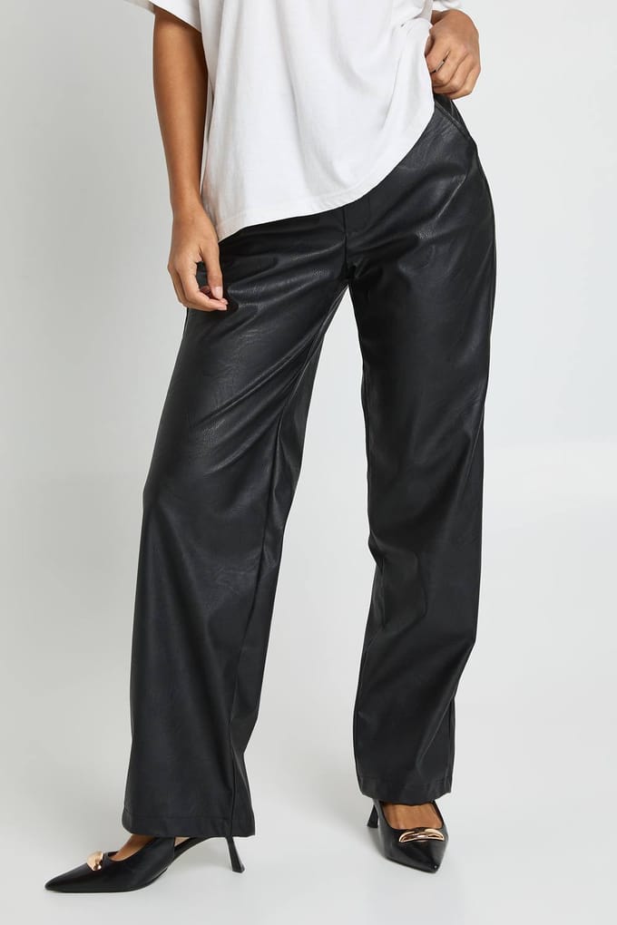 boohoo Dames Broek met rechte pijpen van nepleer | Black | Maat: 6