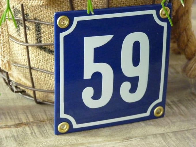 Emaille huisnummer 10x10 blauw/wit nr. 59