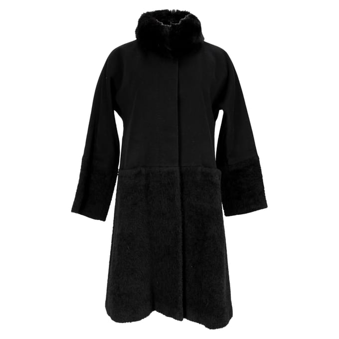 Max Mara Studio Shear-Accent Verborgen-Knoopjas in Zwarte Wol
