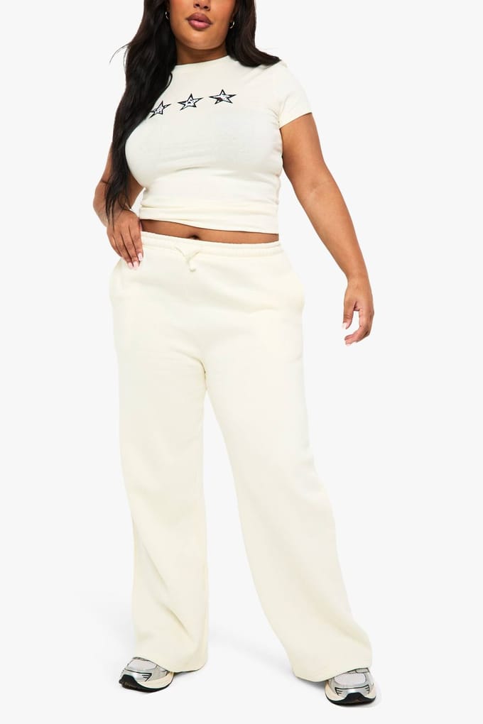 boohoo Dames PLUS KOEIENPRINT STER BREDE PijP JOGGER | Ecru | Maat: 28