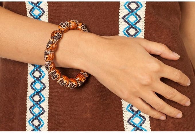 Armband met houten skulls