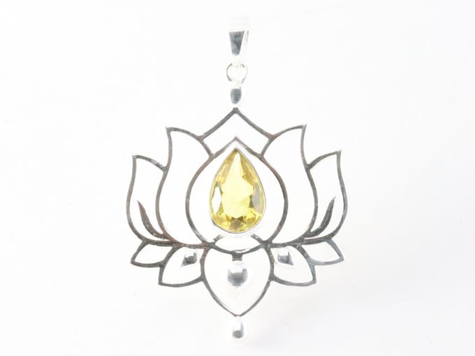 Opengewerkte zilveren lotus hanger met citrien