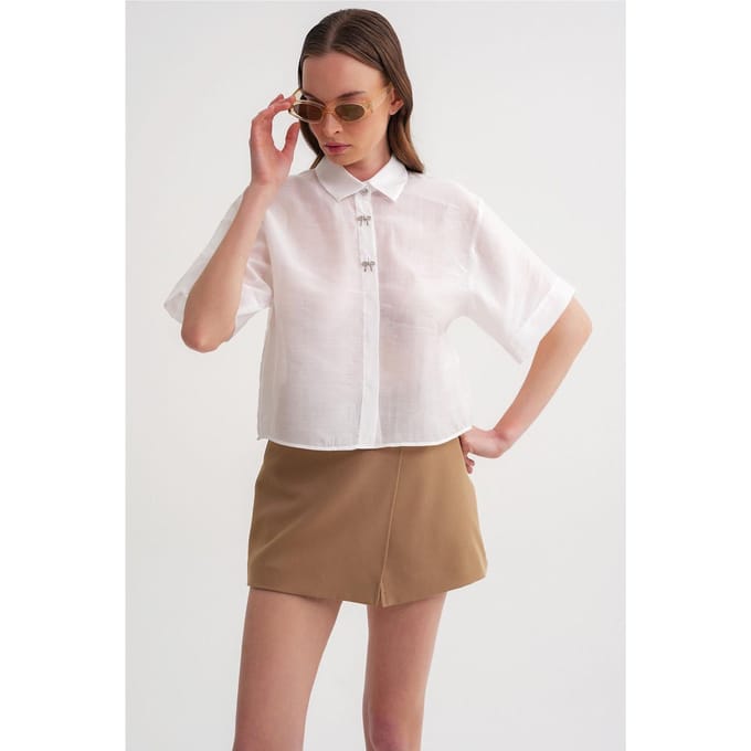 Korte Mouwen Crop Shirt met Steenaccessoires