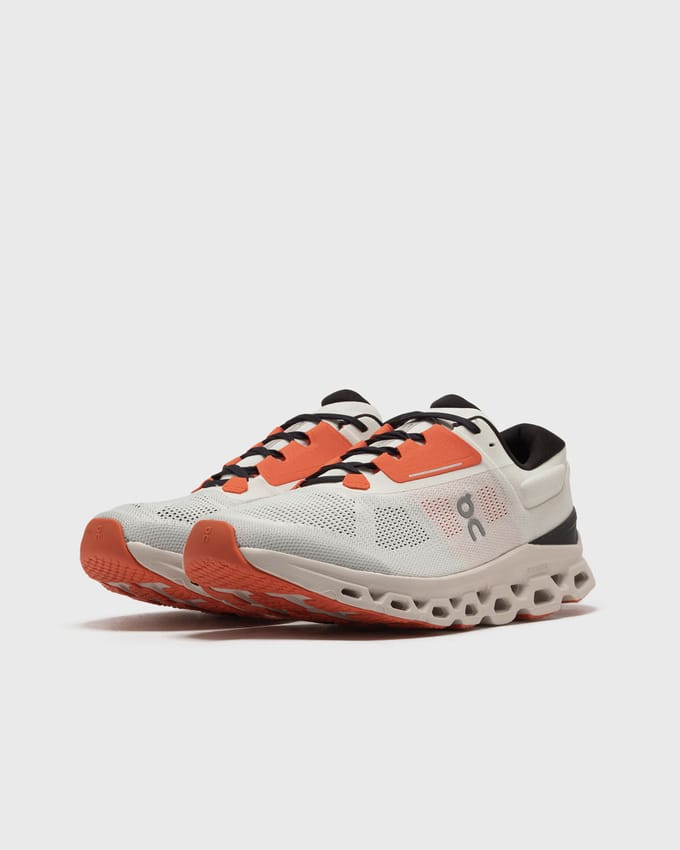 WMNS Cloudstratus 3