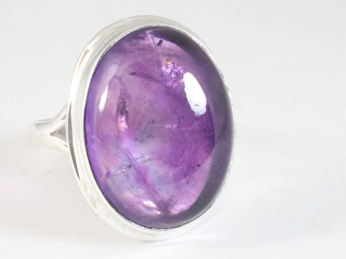Grote ovale zilveren ring met amethist - maat 19