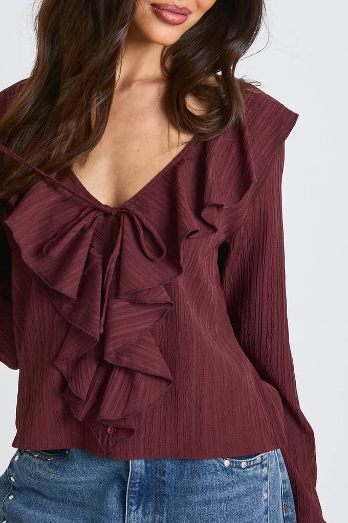 boohoo Dames Kreukelig getextureerde blouse met strik vooraan | Chocolate | Maat: 10