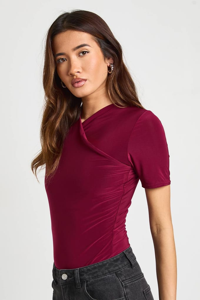 boohoo Dames Wikkel Voorkant Matte Slinky Bodysuit | Wine | Maat: 8