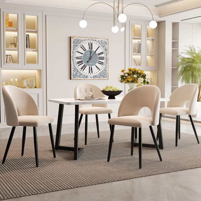 MODENUIT Eethoek 117 x 68 cm - Set Met 4 Stoelen En Verstelbare Stoelpootjes - Voor Eetkamer - Fluweel Beige