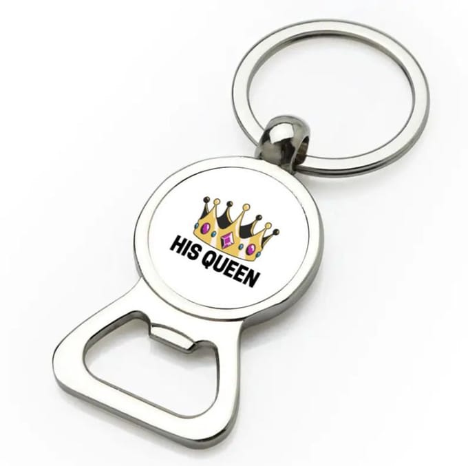 Akyol - his queen flesopener - Verjaardag - haar - hem - grappige tekst - 9 bij 3 cm