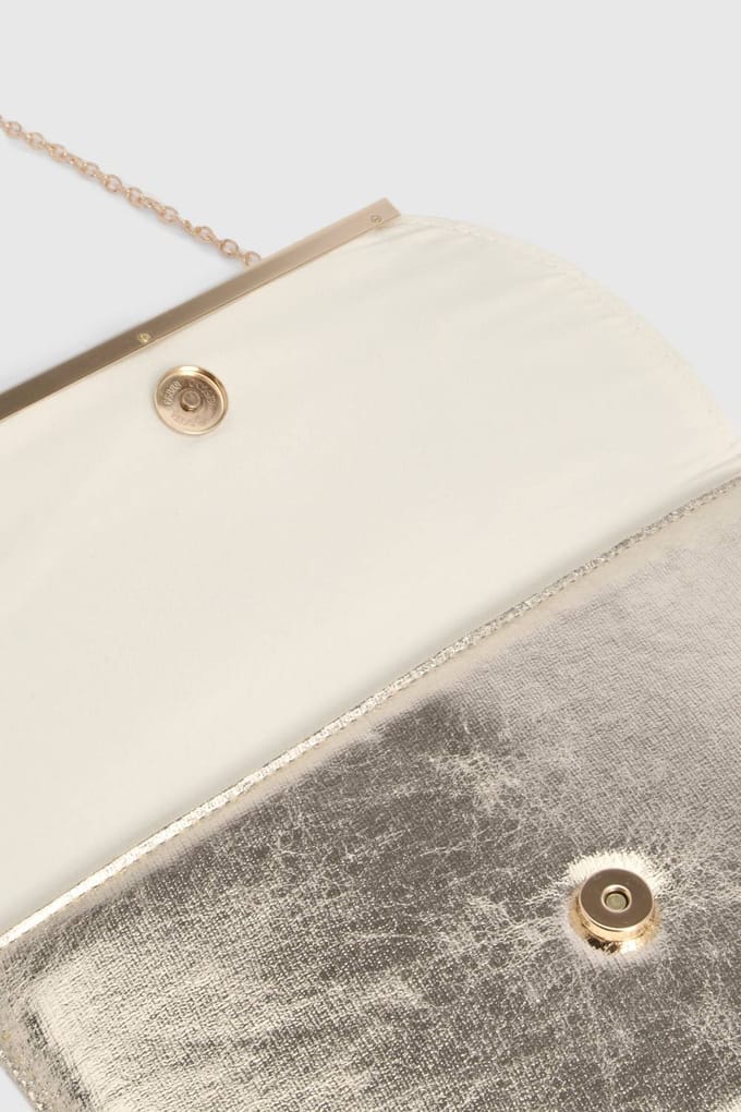 boohoo Dames Hoogglanzende Gekreukte Envelop Clutch Tas | Goud