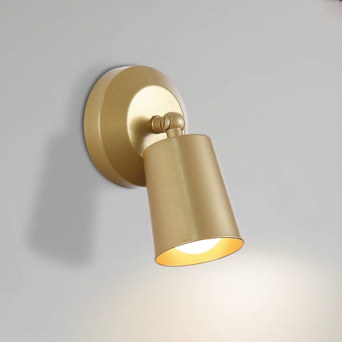 Searchlight LED wandlamp op batterijen CONE, goudkleurig, breedte 10 cm, metaal
