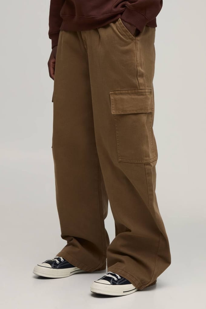 Broek met brede pasvorm, half & half tailleband, cargozakken en gewassen twill | Tobacco | Size Medium