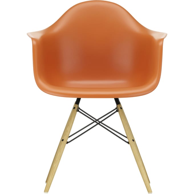 Vitra - DAW Eames Plastic Armchair - roestoranje RE - honingkleurig essenhout