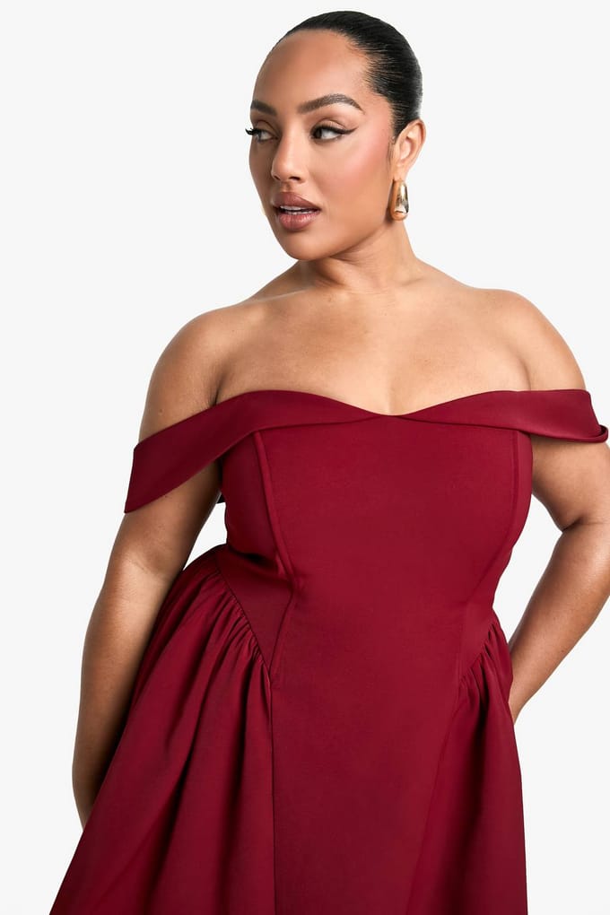 boohoo Dames Plus Off-shoulder geplooide skaterjurk | Bessen | Maat: 46