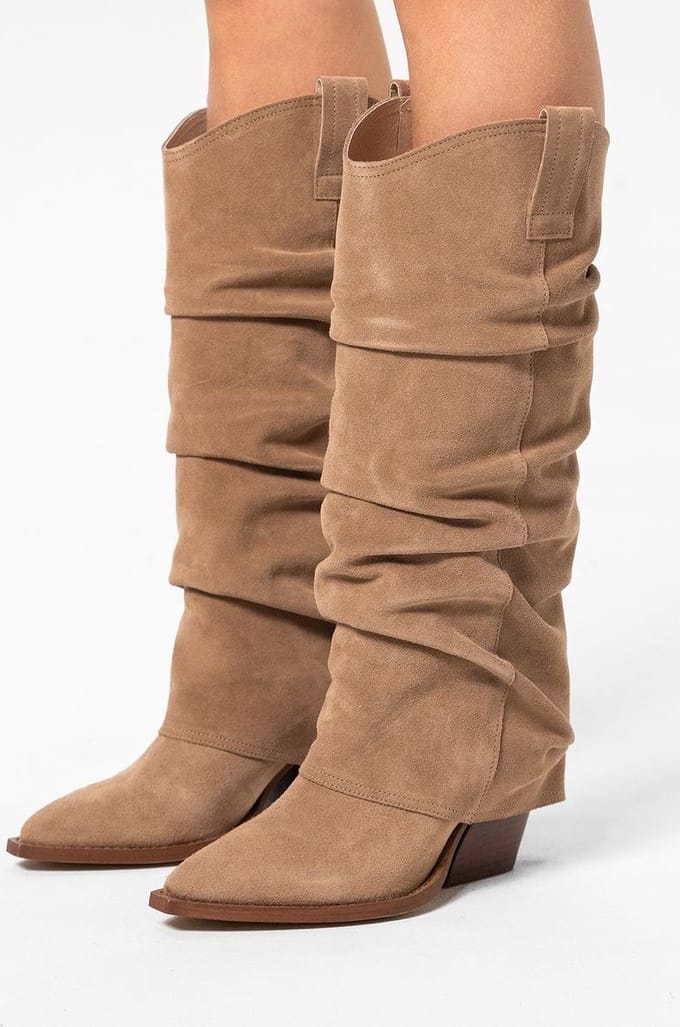 Sacha - Dames - Beige suède cowboylaarzen met flap - Maat 37