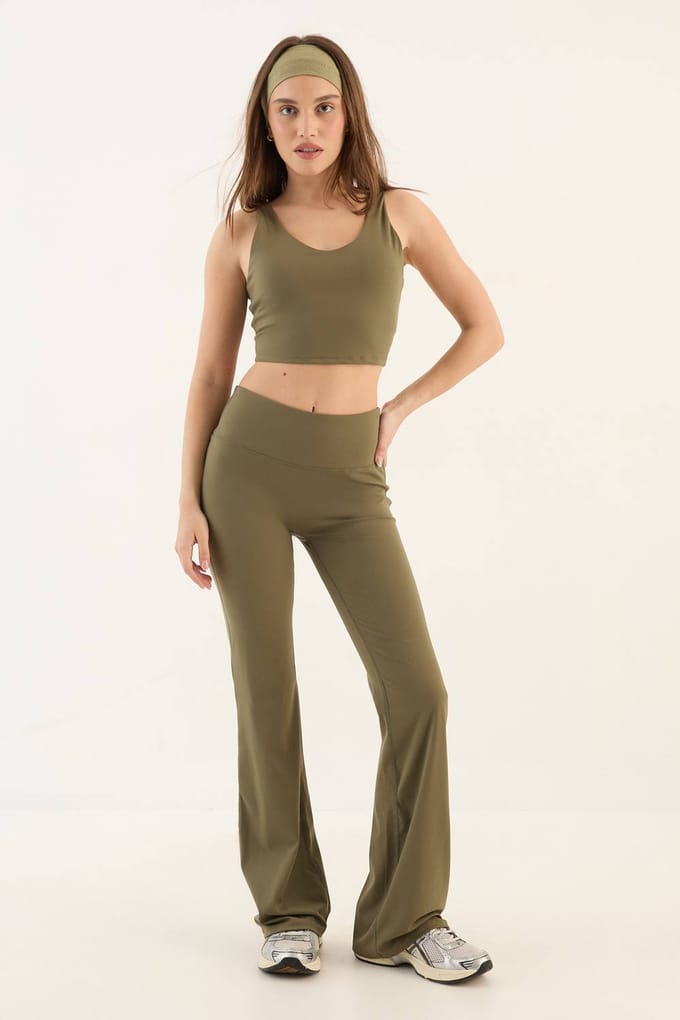 Dames DSGN Studio Ultra Sculpt Longline Plunge Sport-BH | Olive | Maat: Large