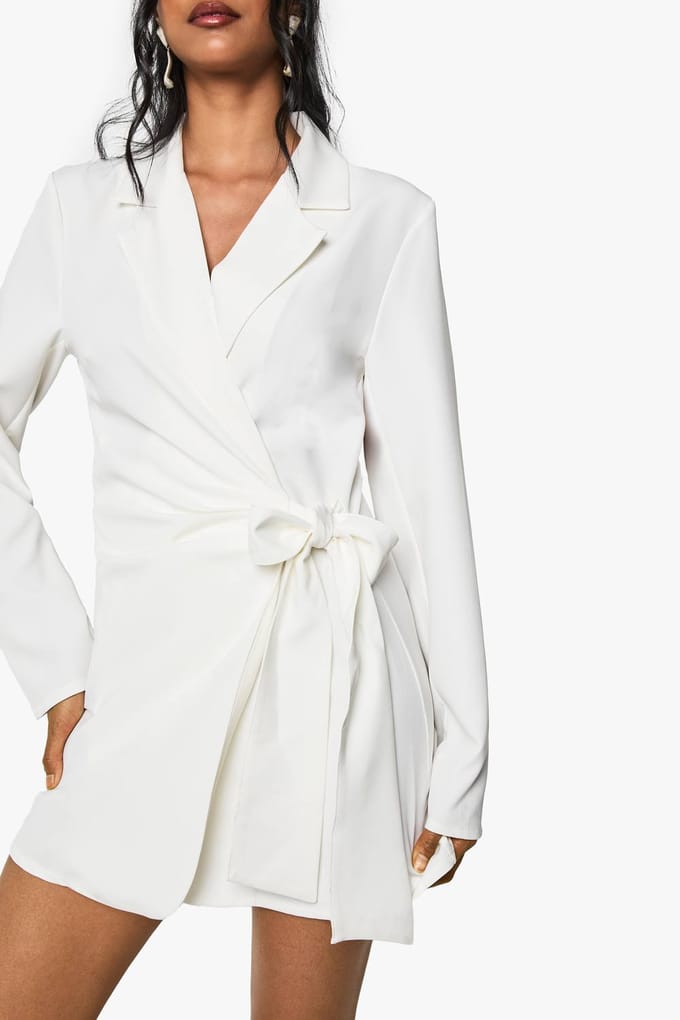 boohoo Dames Wrap Drapeerfront Op Maat Gesneden Blazerjurk | Ivoor | Maat: 40
