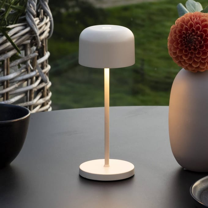 Konstsmide LED tafellamp Lille, hoogte 20 cm, zandkleurig, IP54, USB