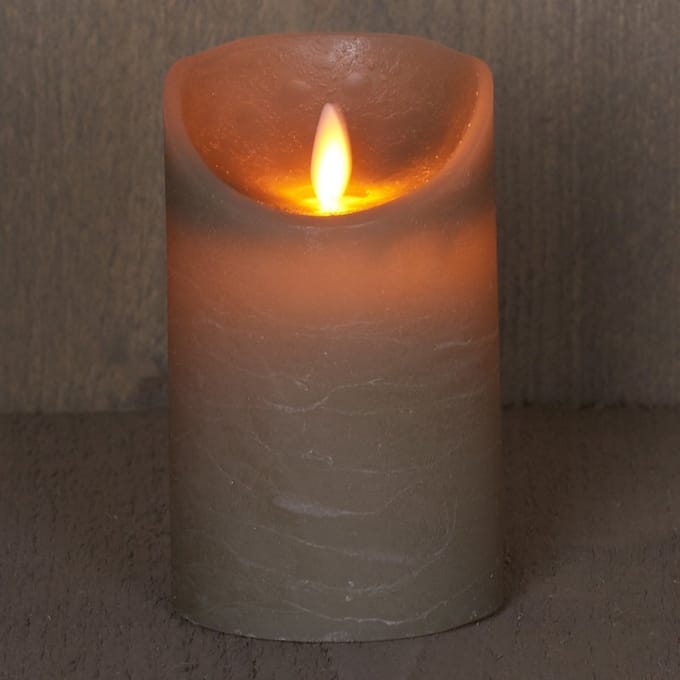 Anna's Collection Led kaars/stompkaars - 2x - taupe - H12,5 x D7,5 cm - wax - bewegende vlam