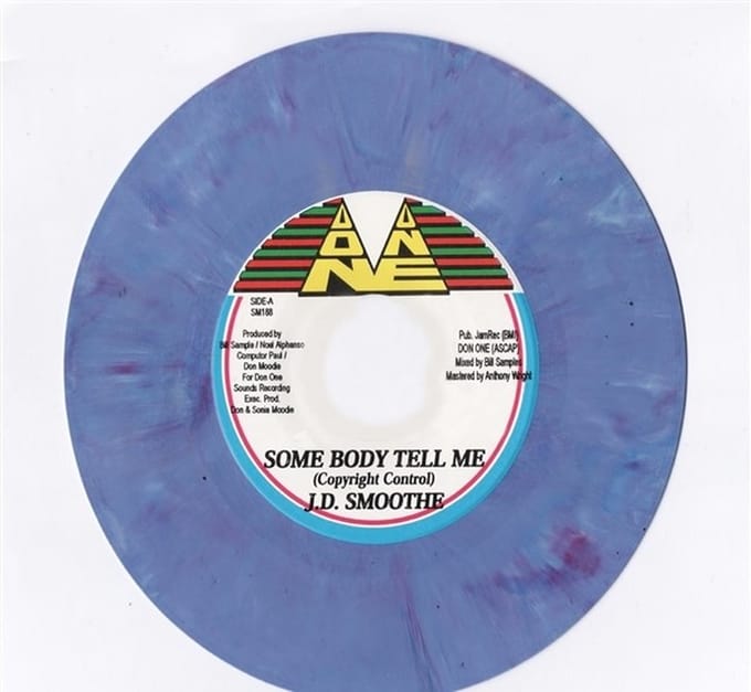 J.D. Smoothe - Some Body Tell Me/Version (7" Single)