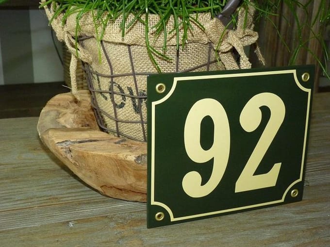 Emaille huisnummer 18x15 groen/creme nr. 92