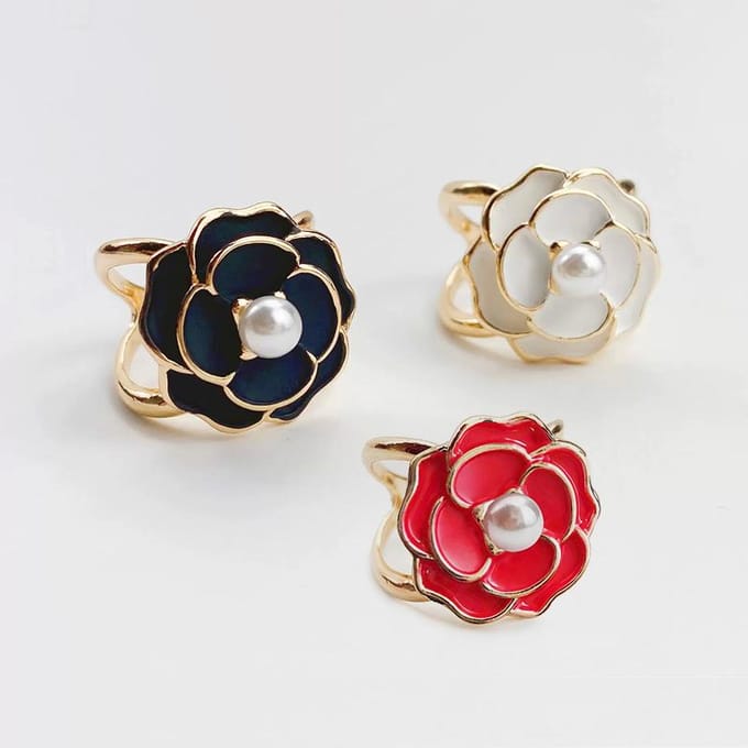 Eenvoudige zijden sjaal gesp sieraden broche, Camellia, Retro temperament, High-end, Licht, Luxe, Mode accessoires wit