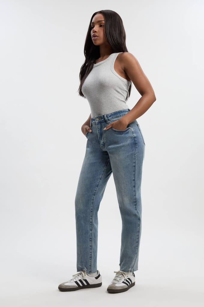 Dames Boohoo Basics Flared Jeans | Medium Blauw | Maat: 8/32L
