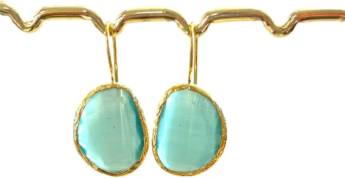 Oorbellen cateye licht blauw