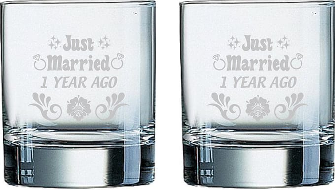 Gegraveerde set Whiskeyglazen 20cl Just Married 1 year ago