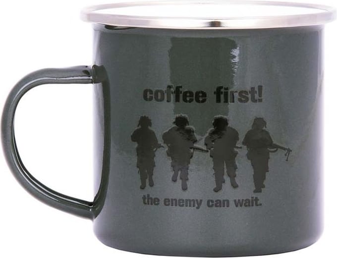 Emaille beker soldaten groen - Coffee First!