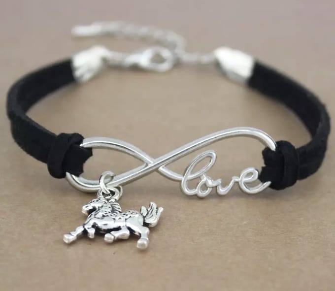 12Getit Armbandje zwart met paarden hangertje